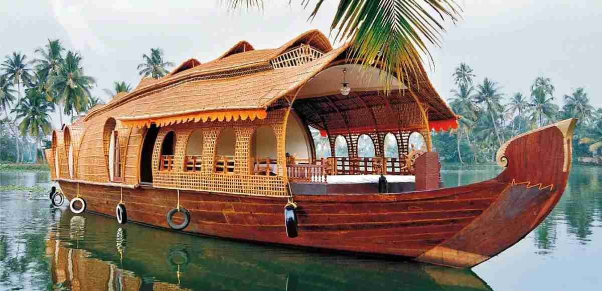 Tamil Nadu Kerala Karnataka Tour: 18 Days Across South India